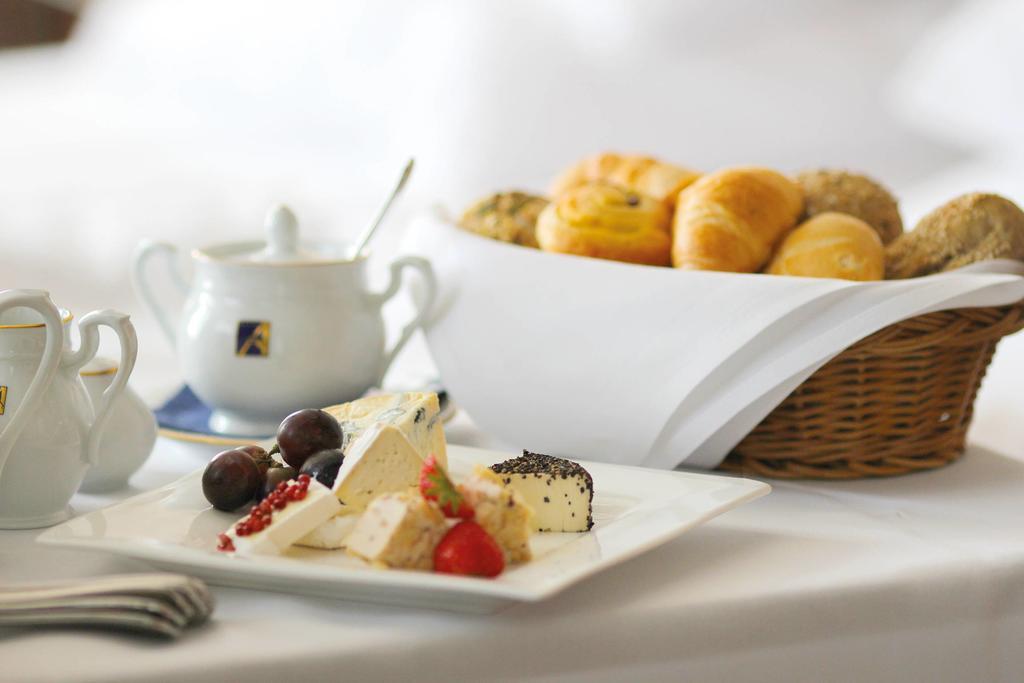 Seetelhotel Ahlbecker Hof Heringsdorf  Exterior photo A typical breakfast