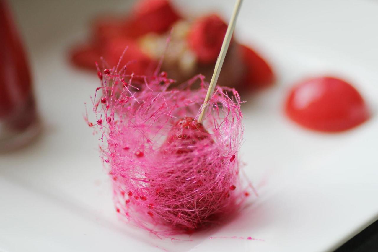 Seetelhotel Ahlbecker Hof Heringsdorf  Exterior photo A strawberry being rolled in sugar